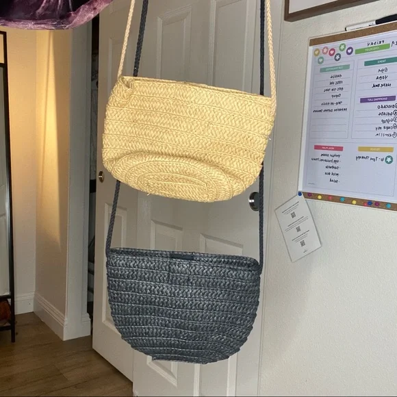 Purses - Picture 2 of 5